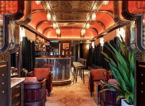 Dream International Train